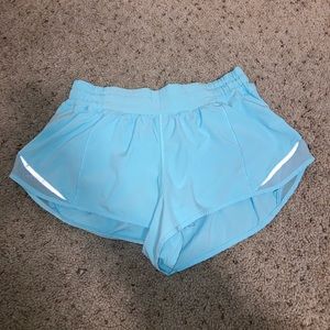 Hotty Hot Short 2.5” size 8 - Icing Blue